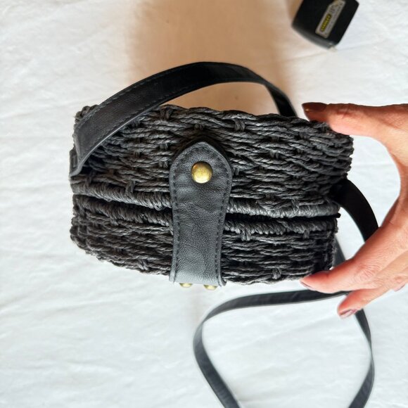 Round Black Woven Crossbody Bag W Leather Strap Magnetic Closure By World Market - Picture 3 of 11